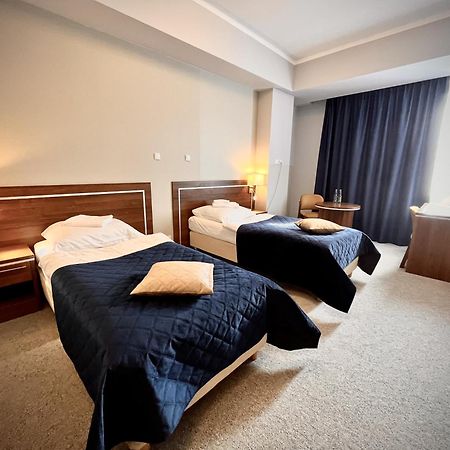 Hotel Szyndzielnia ビエルスコ・ビアバ エクステリア 写真