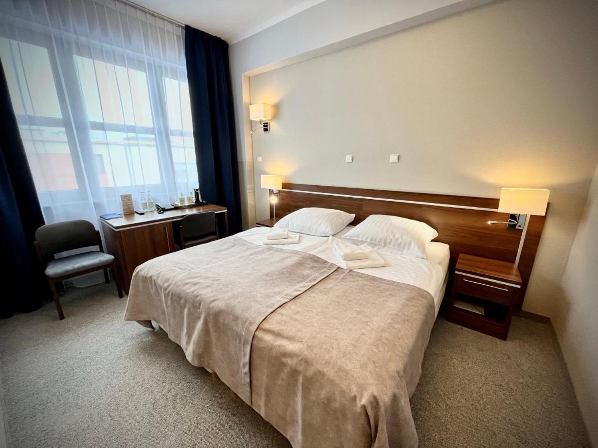 Hotel Szyndzielnia ビエルスコ・ビアバ エクステリア 写真