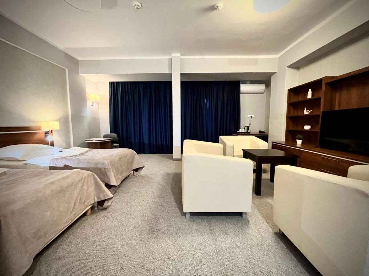 Hotel Szyndzielnia ビエルスコ・ビアバ エクステリア 写真
