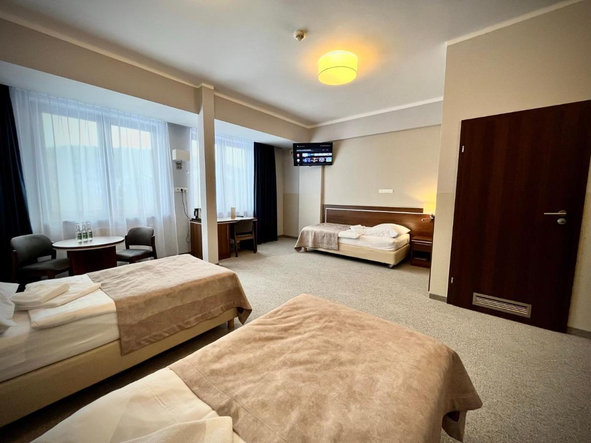 Hotel Szyndzielnia ビエルスコ・ビアバ エクステリア 写真