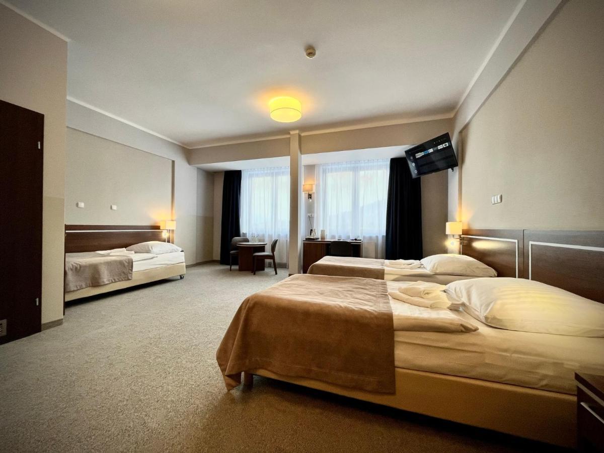Hotel Szyndzielnia ビエルスコ・ビアバ エクステリア 写真