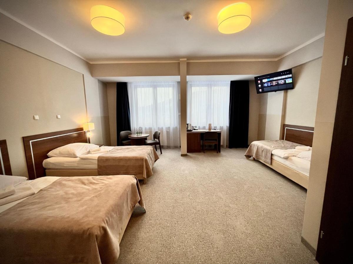 Hotel Szyndzielnia ビエルスコ・ビアバ エクステリア 写真