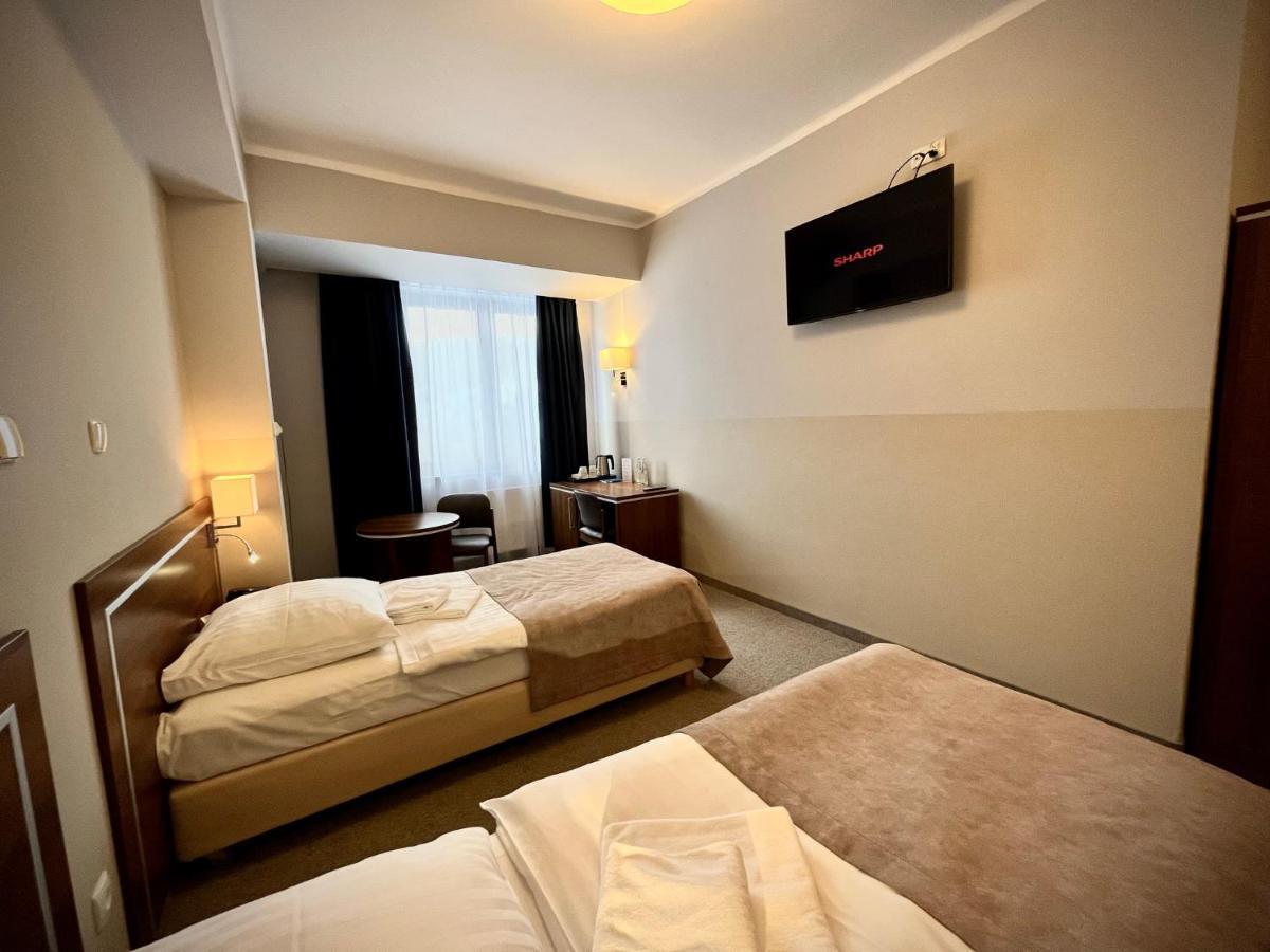 Hotel Szyndzielnia ビエルスコ・ビアバ エクステリア 写真