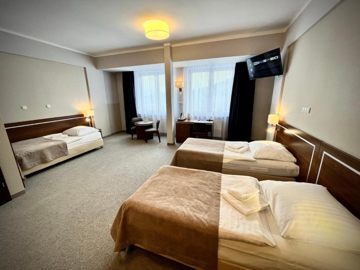 Hotel Szyndzielnia ビエルスコ・ビアバ エクステリア 写真